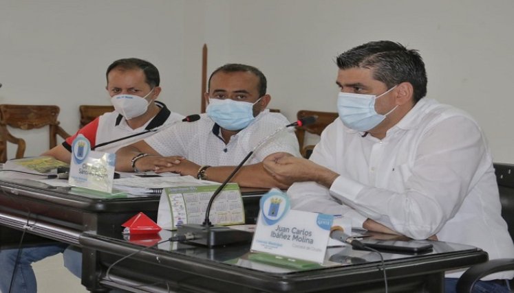 El alcalde solicita a los concejales facultades para concesionar los servicios de acueducto y alcantarillado.