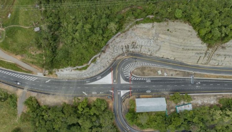 Aunque se esperaba que el proyecto de la doble calzada 4G Pamplona – Cúcuta se entregara en diciembre de este año, los tiempos no alcanzaron.  Así lo conoció La Opinión luego de consultar con el Concesionario Unión Vial Río Pamplonita, que ejecuta el proyecto, al señalar que, aunque las Unidades Funcionales (UF) que faltaban por entregar se terminaron a tiempo, están a la espera de que la Agencia Nacional de Infraestructura (ANI) finalice los procesos de revisión de las obras.  Frente a la UF 3 (Pamplonita-