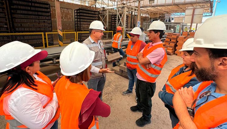 Los industriales de la arcilla de Norte de Santander conocieron cómo se ha involucrado la tecnología en los procesos de producción de ladrilleras./ Foto Cortesía