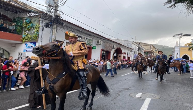 El Desfile de los Genitores es un compendio histórico para mantener vivas las tradiciones en la Hidalga Villa de Caro. /Foto cortesía:La Opinión