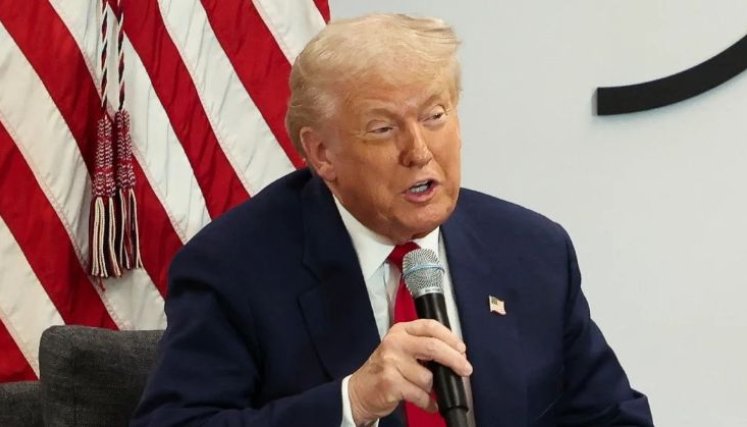 DONALD TRUMP 