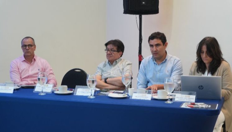 Cuatro Panelistas dirigieron el foro de salud en Cúcuta